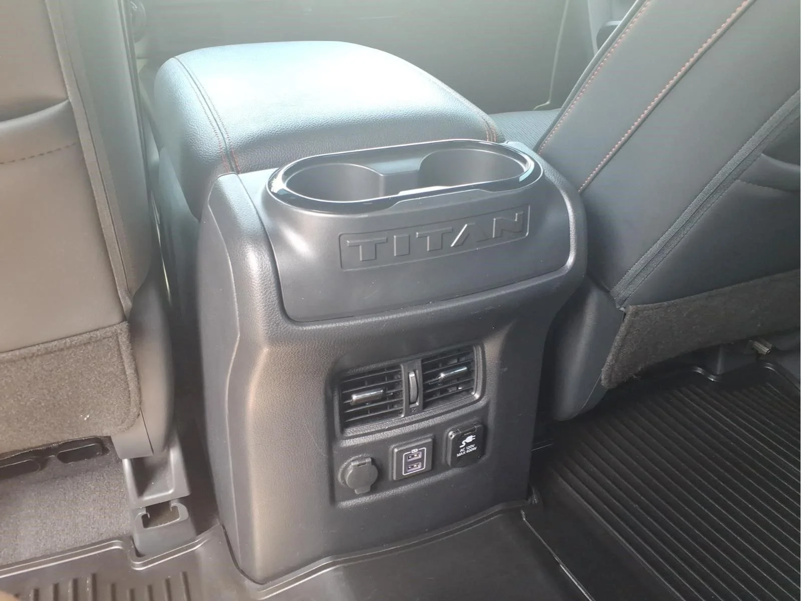 2022 Nissan Titan PRO-4X - Photo 11