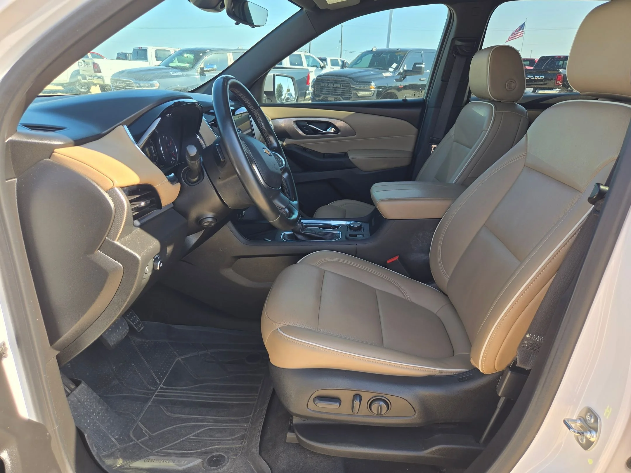 Used 2023 Beige Chevrolet Premier image 9