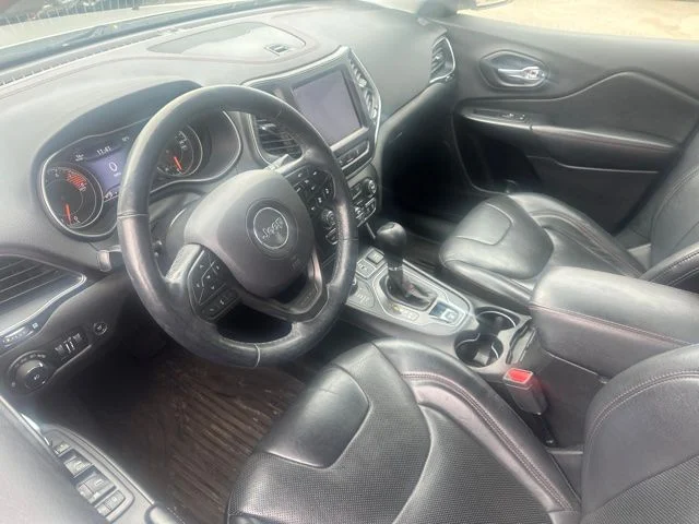 Used 2019 White Jeep Trailhawk image 10