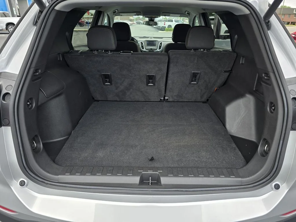 Used 2022 Silver Ice Metallic Chevrolet LT image 19