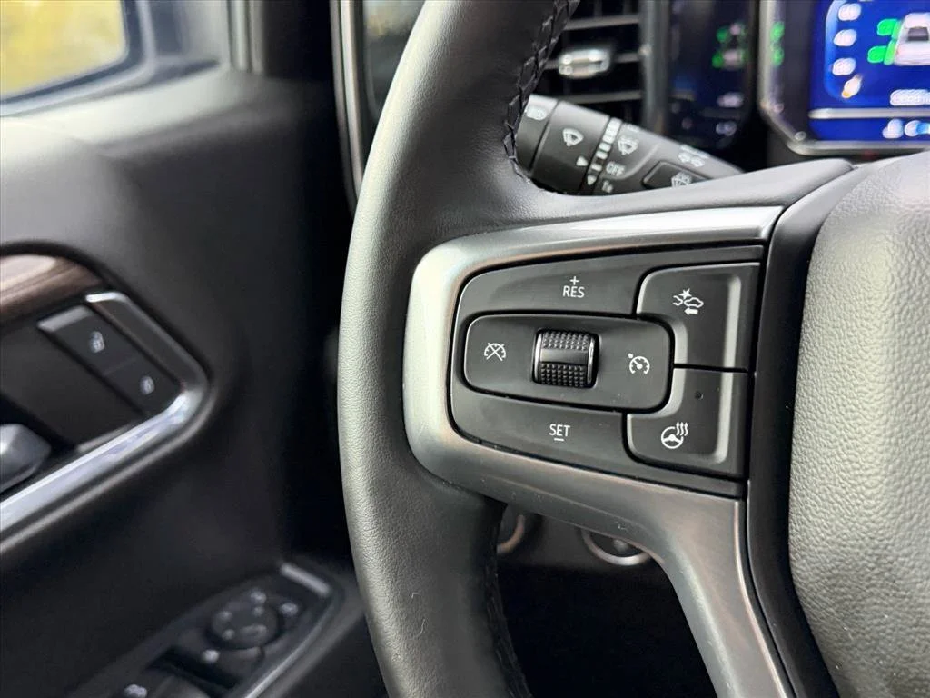 Used 2024 White Chevrolet LT image 19
