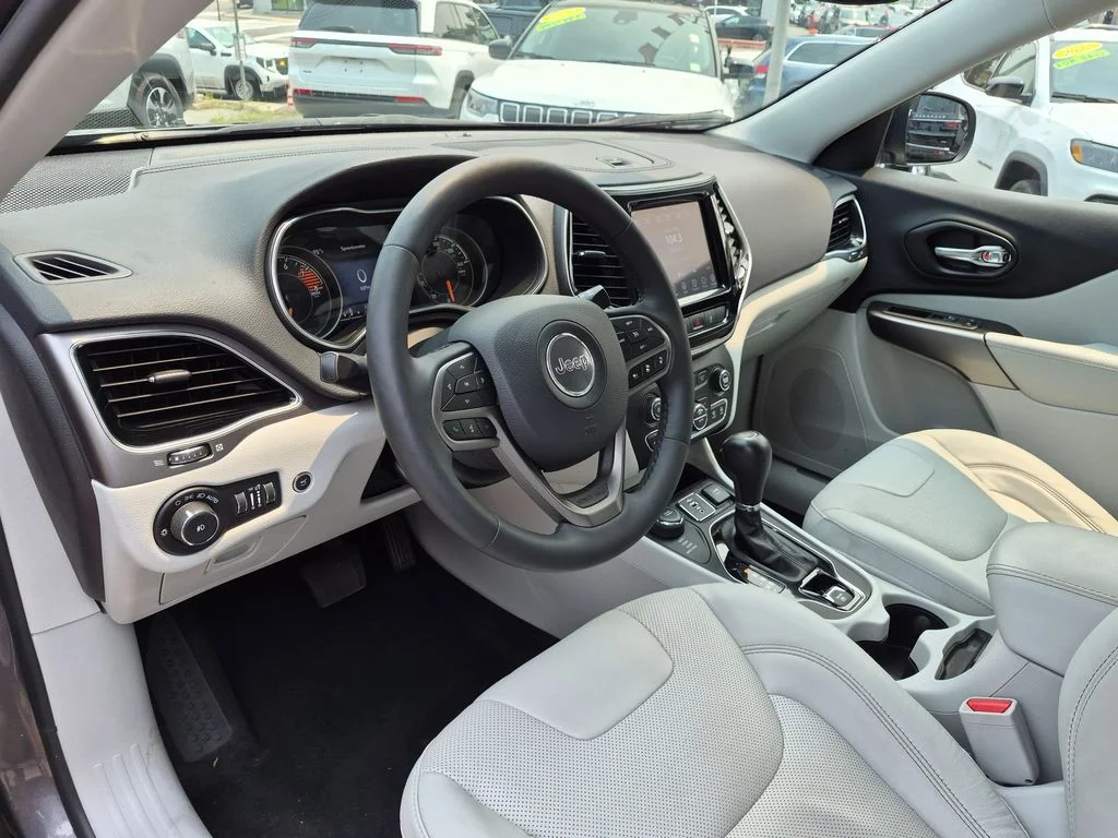 Used 2021 Gray Jeep Limited image 13