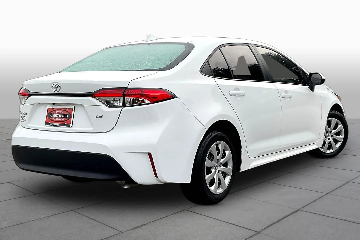 Used 2026 Ice Cap Toyota LE image 25