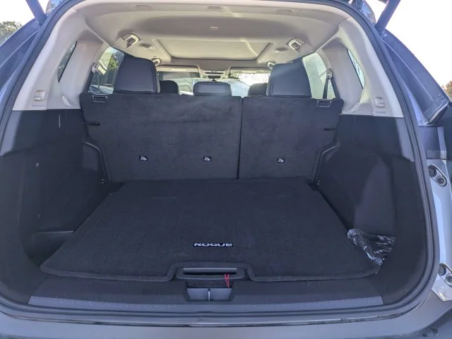Used 2023 Gray Nissan SV image 13
