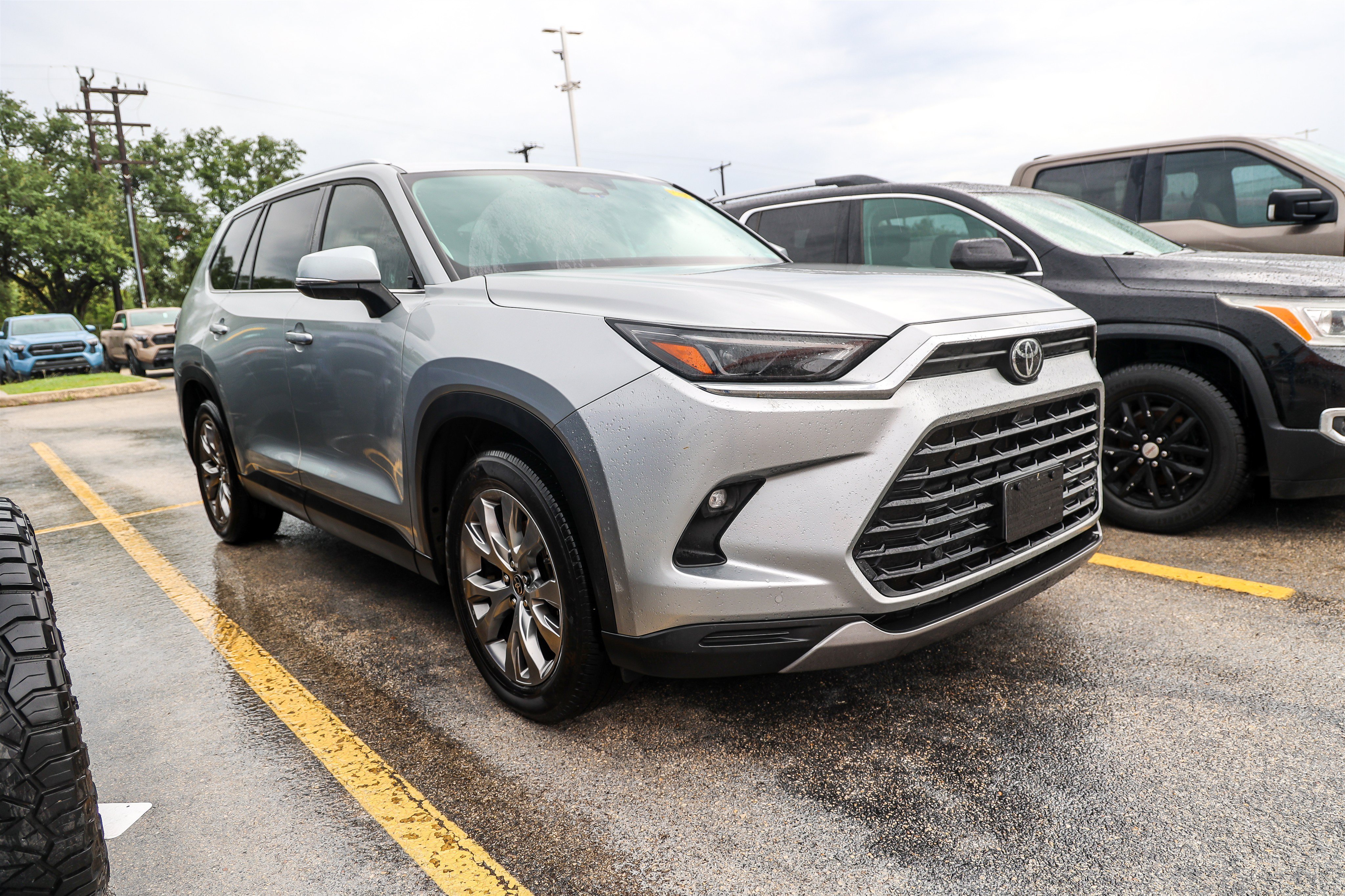 Used 2024 CELESTIAL SILVER Toyota Limited image 5