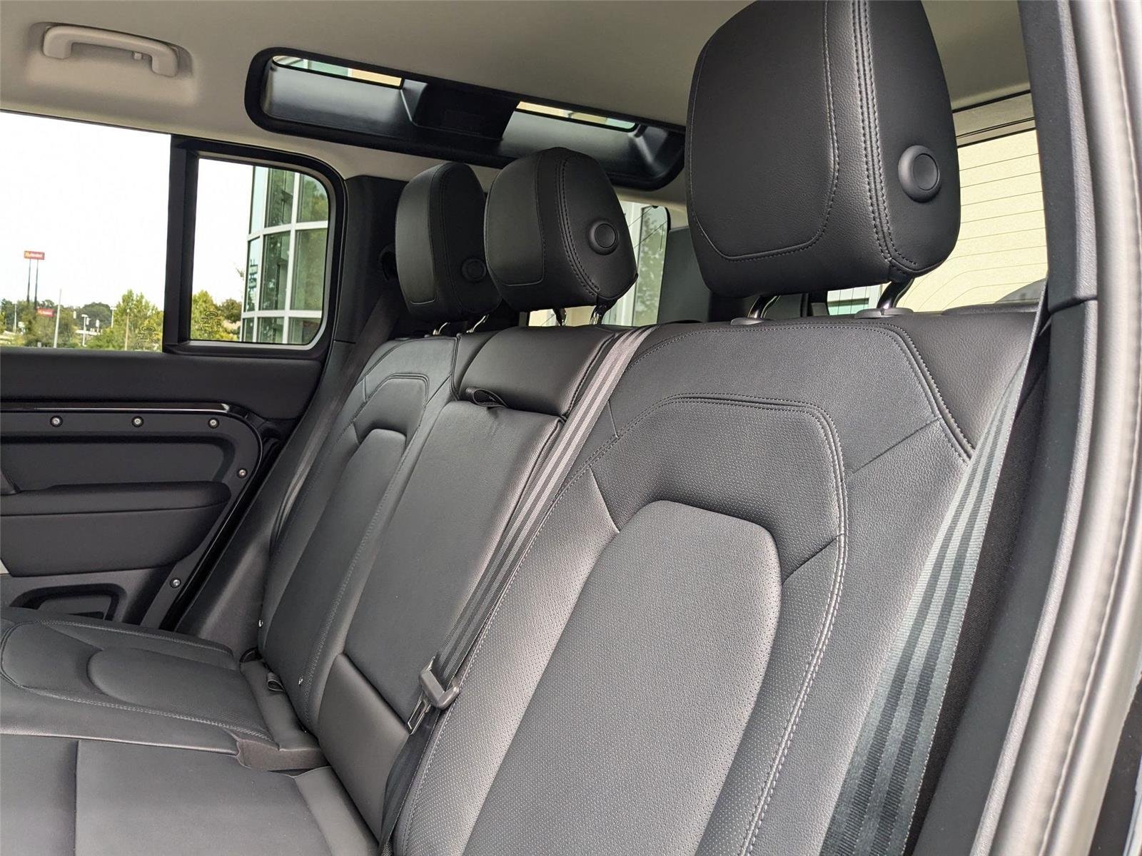 Used 2024 Santorini Black Metallic Land Rover SE image 29