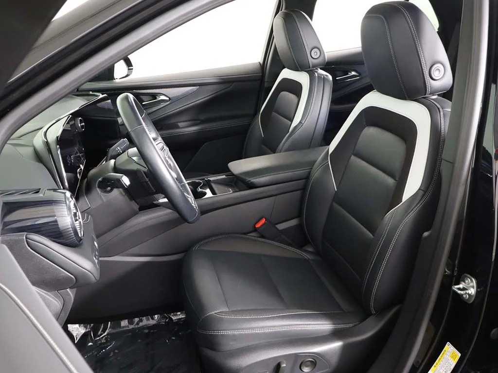 Used 2024 Black Chevrolet LT image 32