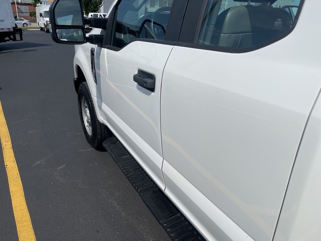 2019 Ford F-350 Super Duty Chassis Cab XL - Photo 11