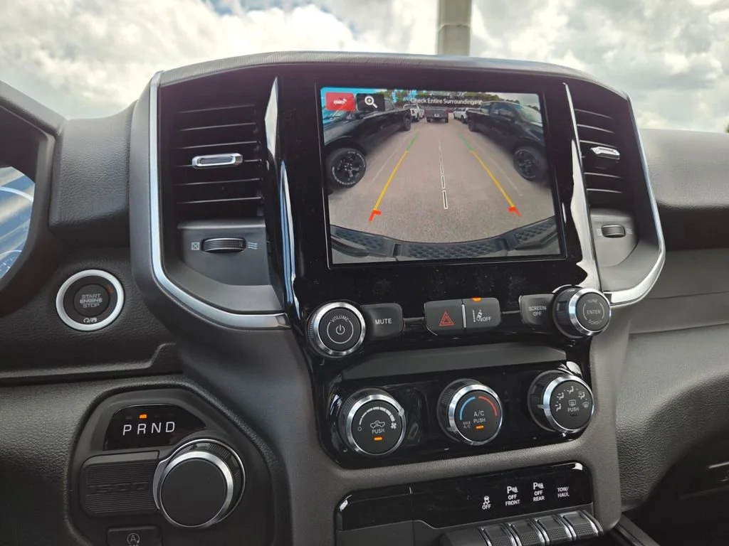 New 2026 Diamond Black Crystal Pearl-Coat Exterior Paint RAM Big Horn image 20