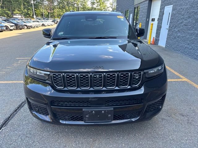 Used 2023 Diamond Black Crystal Pearlcoat Jeep Summit Reserve image 2