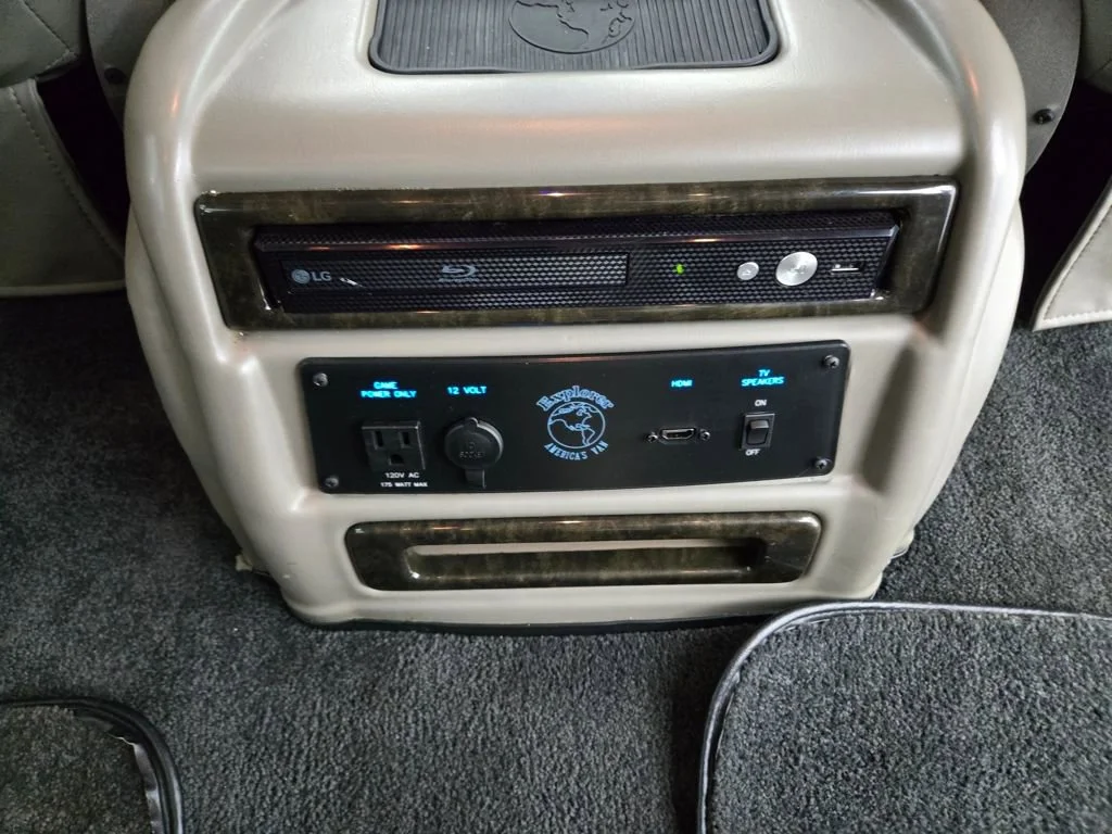 2023 Chevrolet Express Cargo Work Van - Photo 49