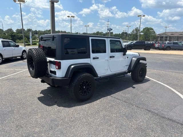 Used 2014 White Jeep Unlimited Rubicon image 3