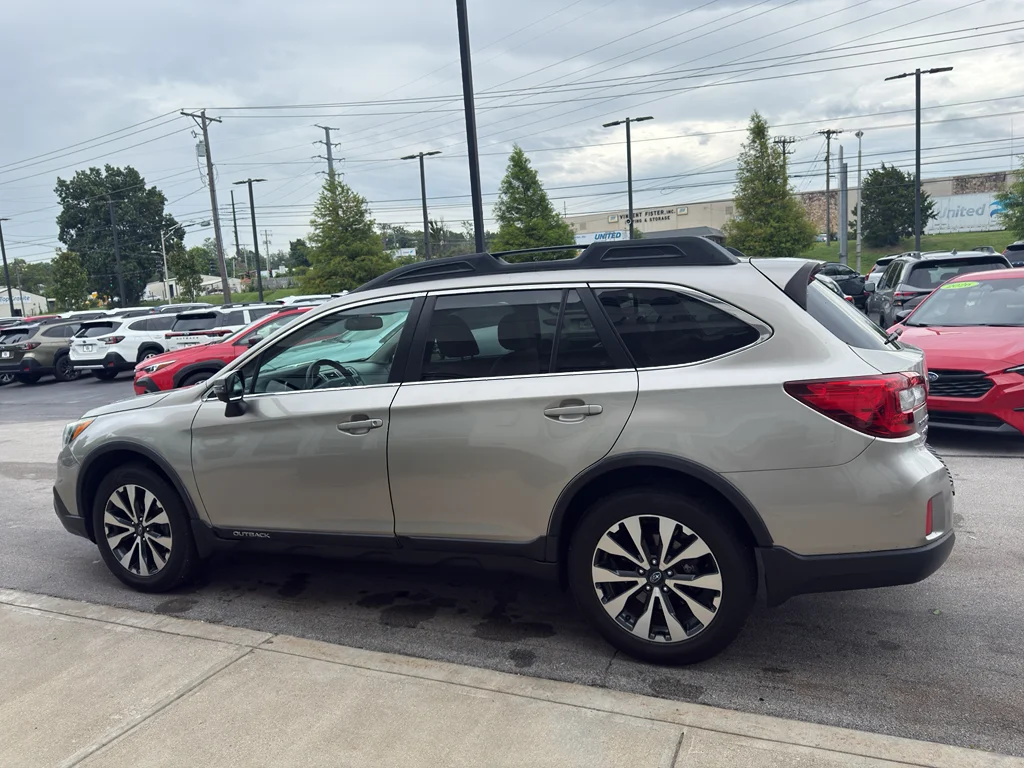 Used 2015 TUNGSTEN METALLIC Subaru 2.5i Limited image 6