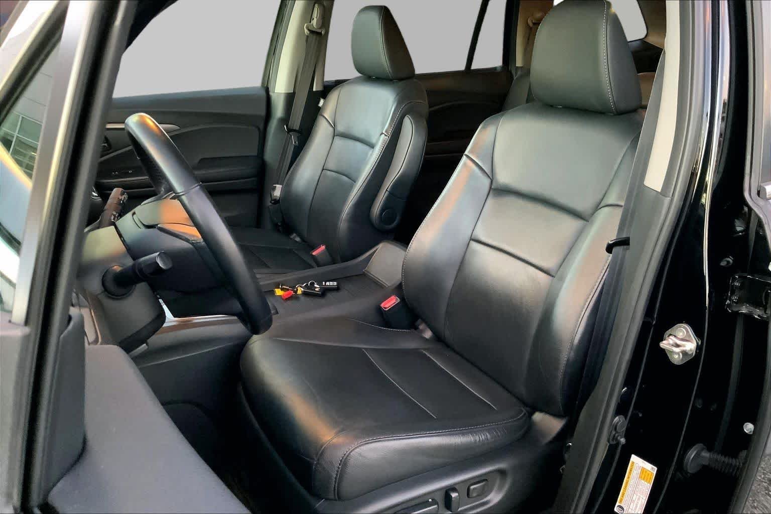 Used 2019 Crystal Black Pearl Honda EX-L image 7