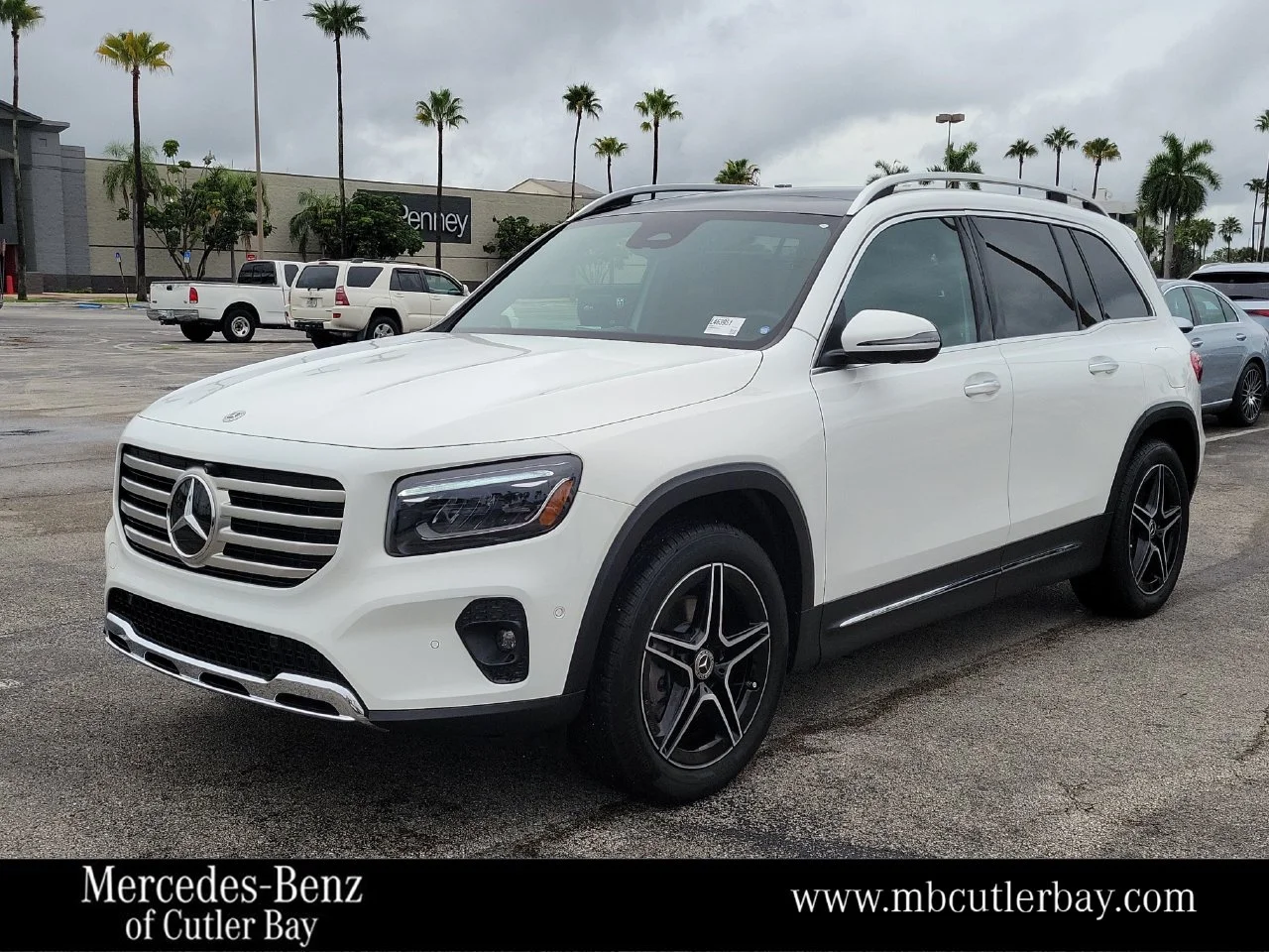 Certified Used 2026 White Mercedes-Benz GLB 250 image 1