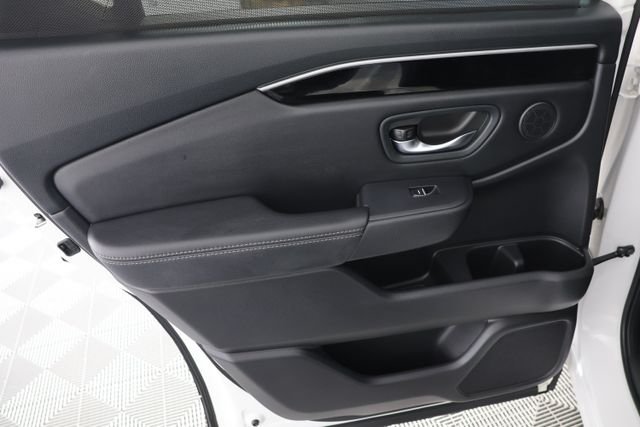 Used 2023 Platinum White Pearl Honda Touring image 29