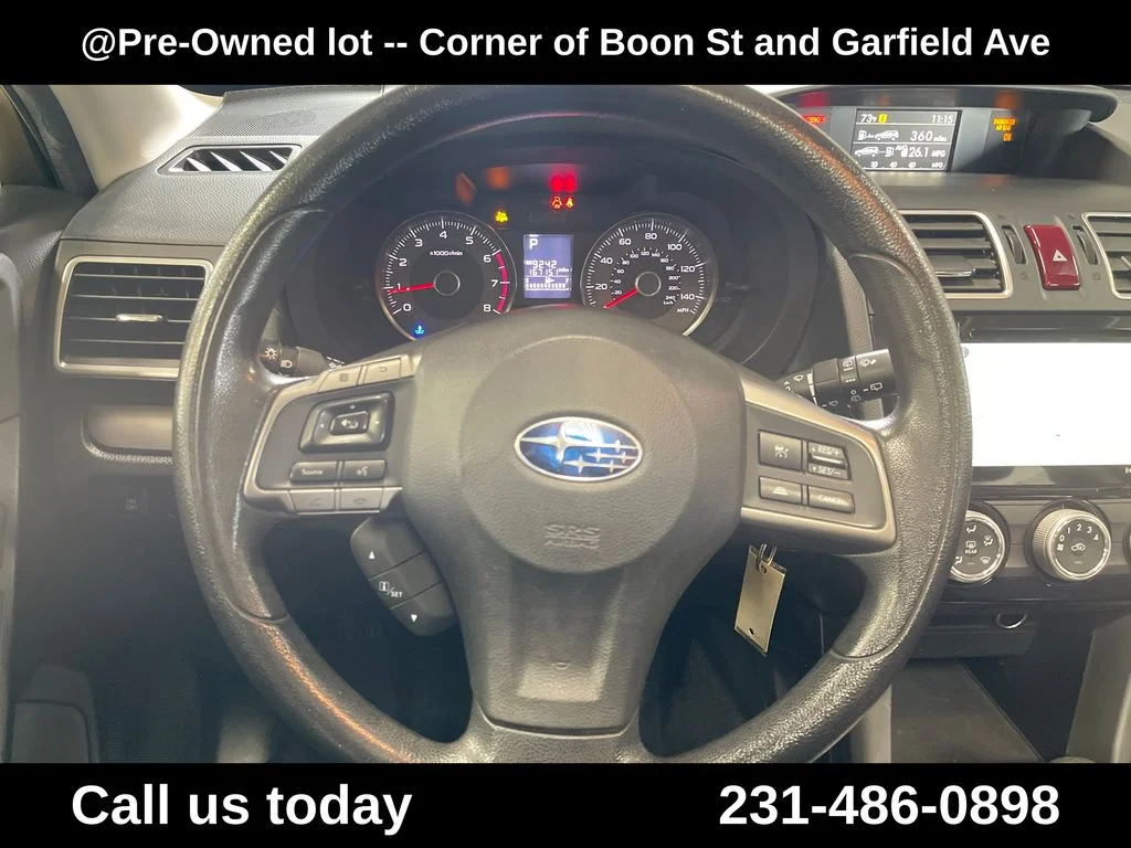 Used 2016 Silver Subaru 2.5i Premium image 26
