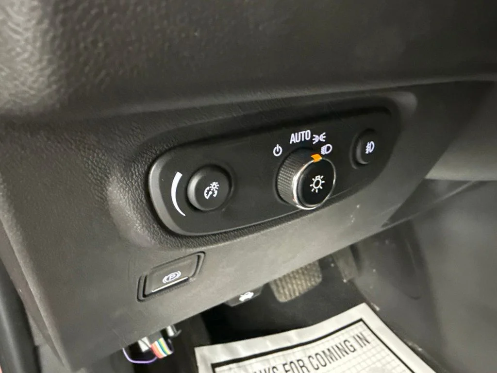 Used 2023 Red GMC SLT image 23