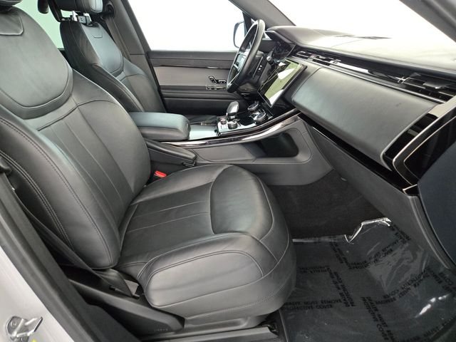 Used 2023 Gray Land Rover SE Dynamic image 3