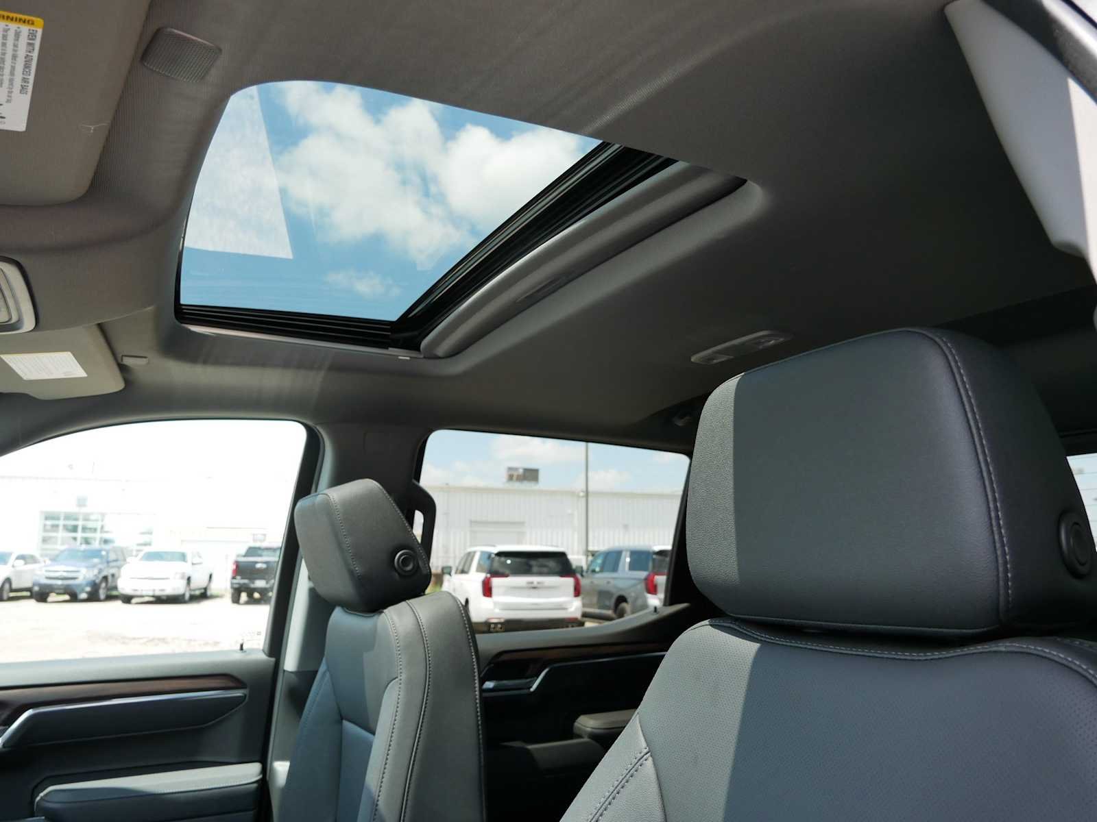 2026 GMC Sierra 1500 SLT - Photo 18