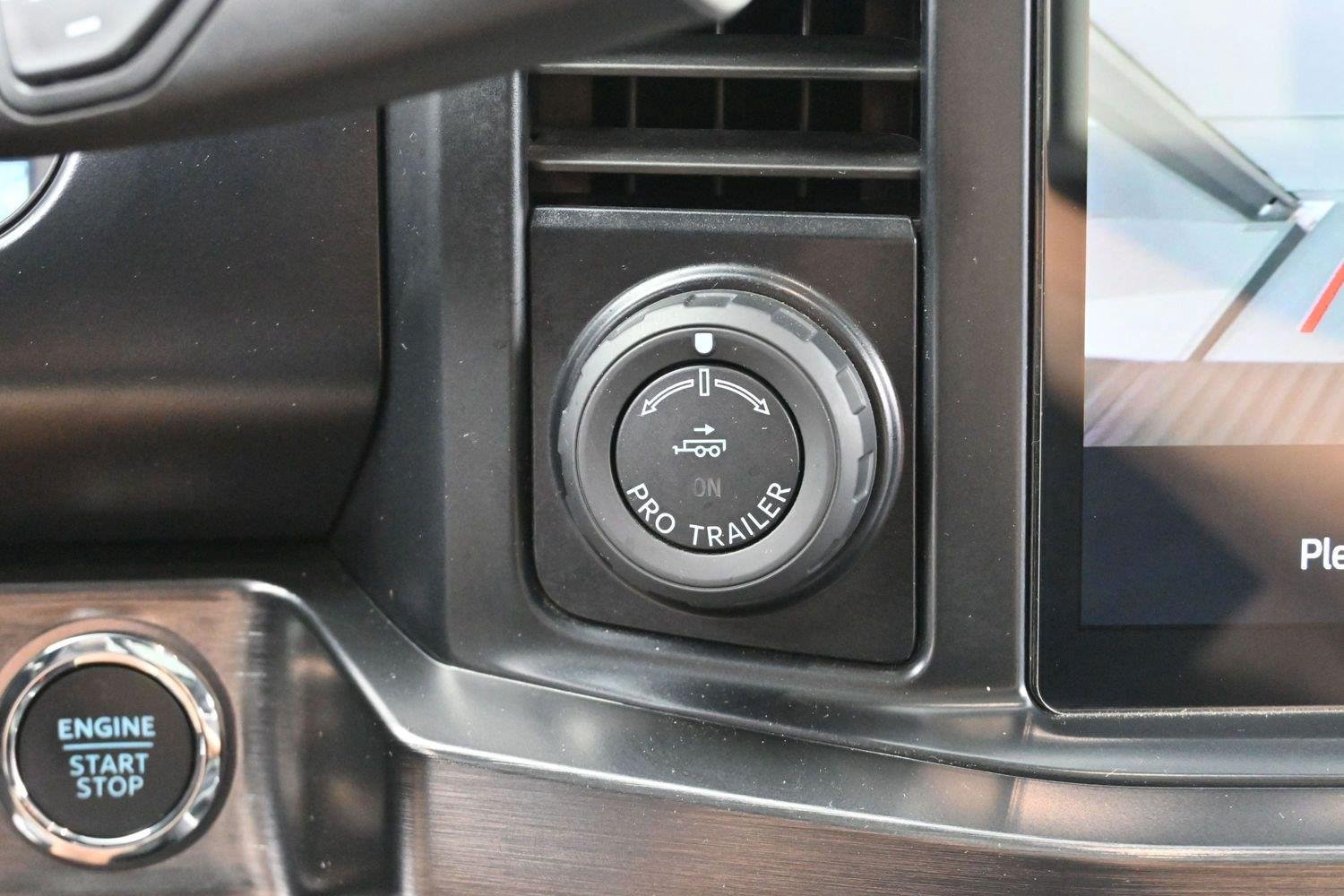Used 2024 Glacier Gray Metallic Tri-coat Ford XL image 28