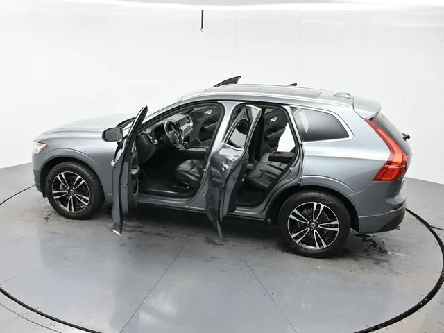 Used 2019 Grey Volvo Momentum image 43