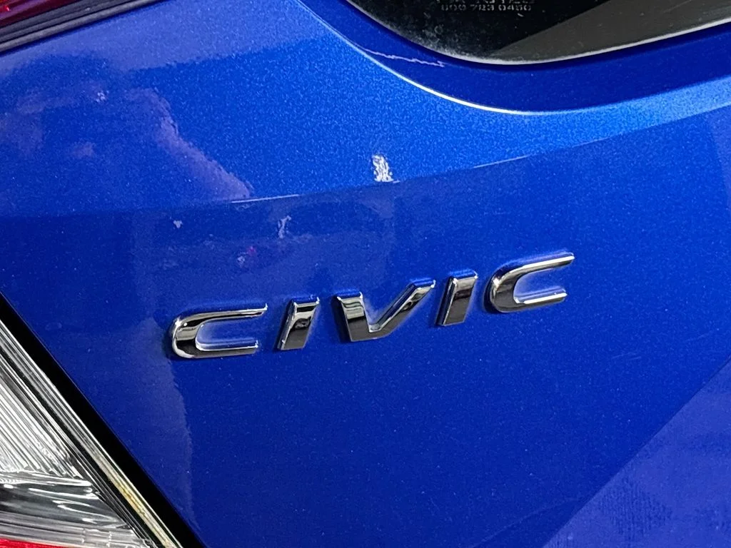 Used 2018 Blue Honda Sport Touring image 25