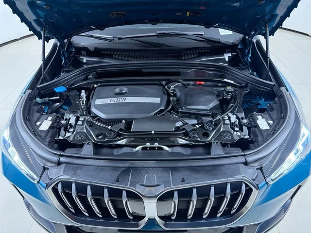 Used 2023 Blue BMW xDrive28i image 12