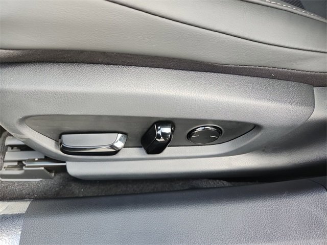 2025 Lexus ES 350 - Photo 12