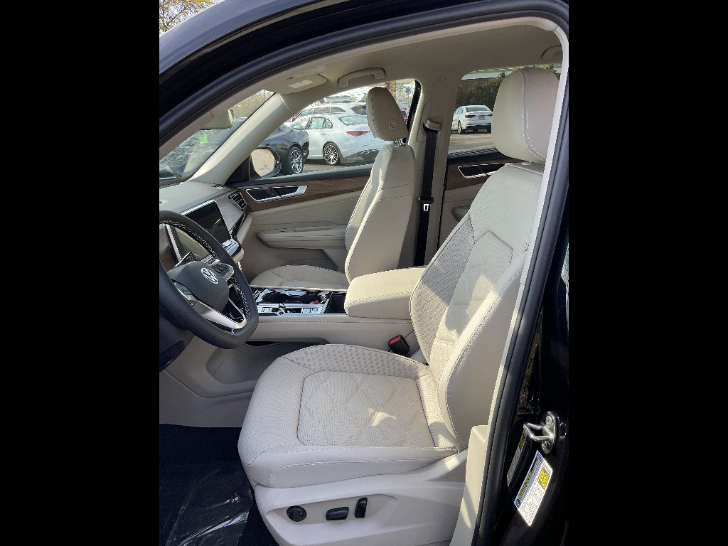 2026 Volkswagen Atlas SE w/Tech - Photo 7