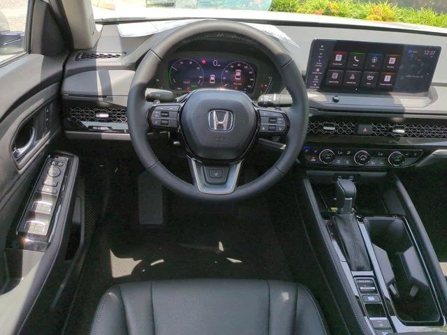 New 2026 Platinum White Pearl Honda Touring image 14