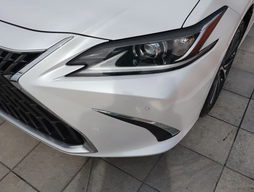 Used 2023 White Lexus 350 image 14