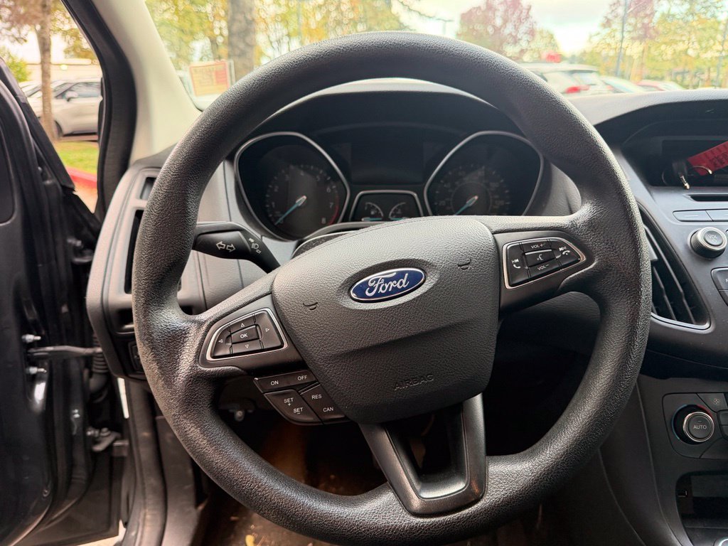 Used 2017 Magnetic Ford SE image 16