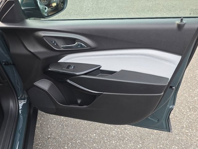 Used 2025 Cypress Gray Chevrolet LT image 20