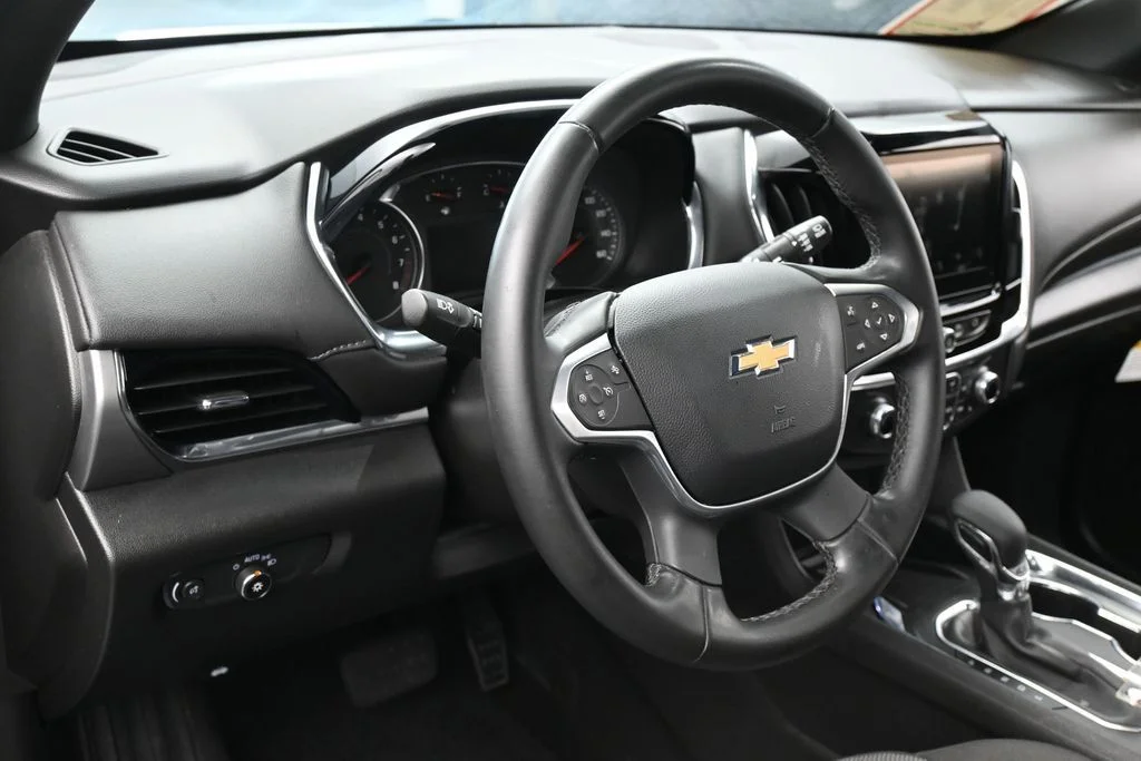 Used 2023 Sterling Gray Metallic Chevrolet LT image 14