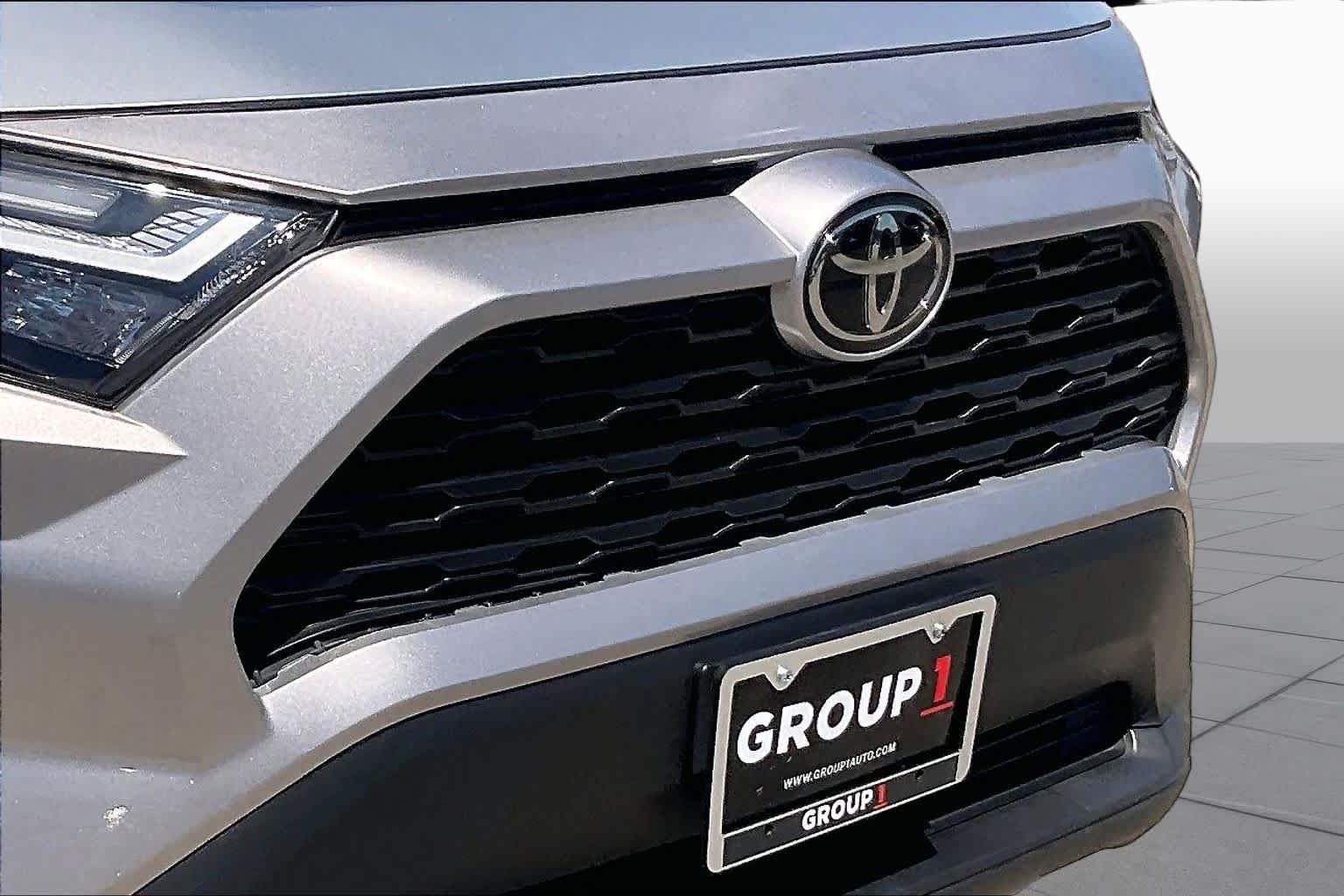 Used 2024 Silver Sky Metallic Toyota XLE image 30