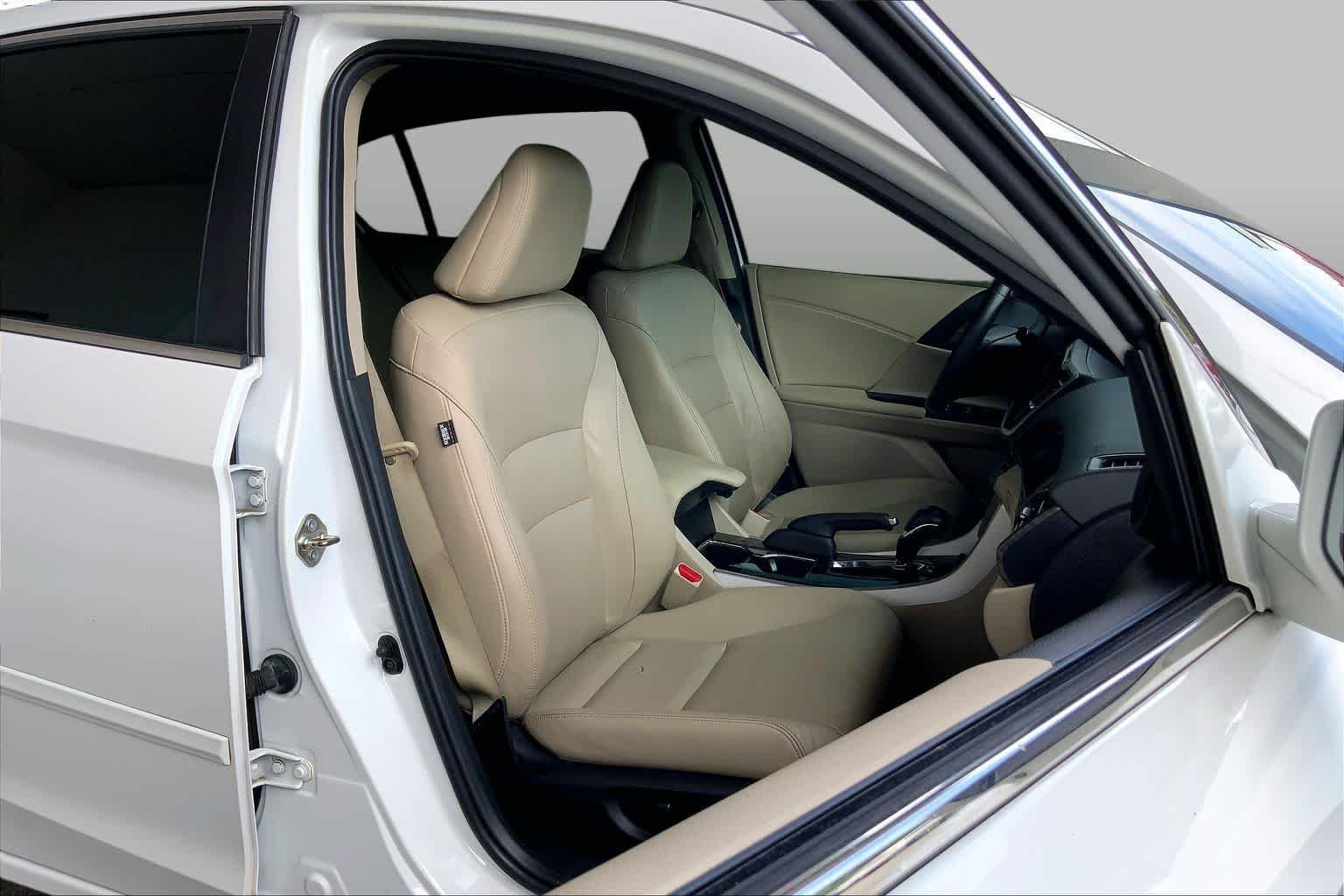 Used 2016 WHITE Honda EX-L image 9