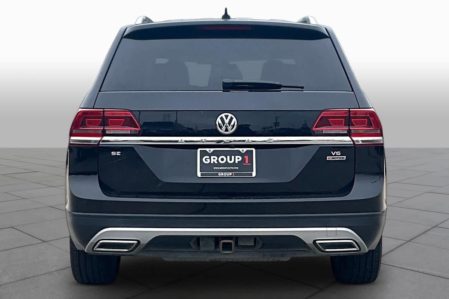 Used 2019 Deep Black Pearl Volkswagen 3.6L V6 SE w/Technology image 5