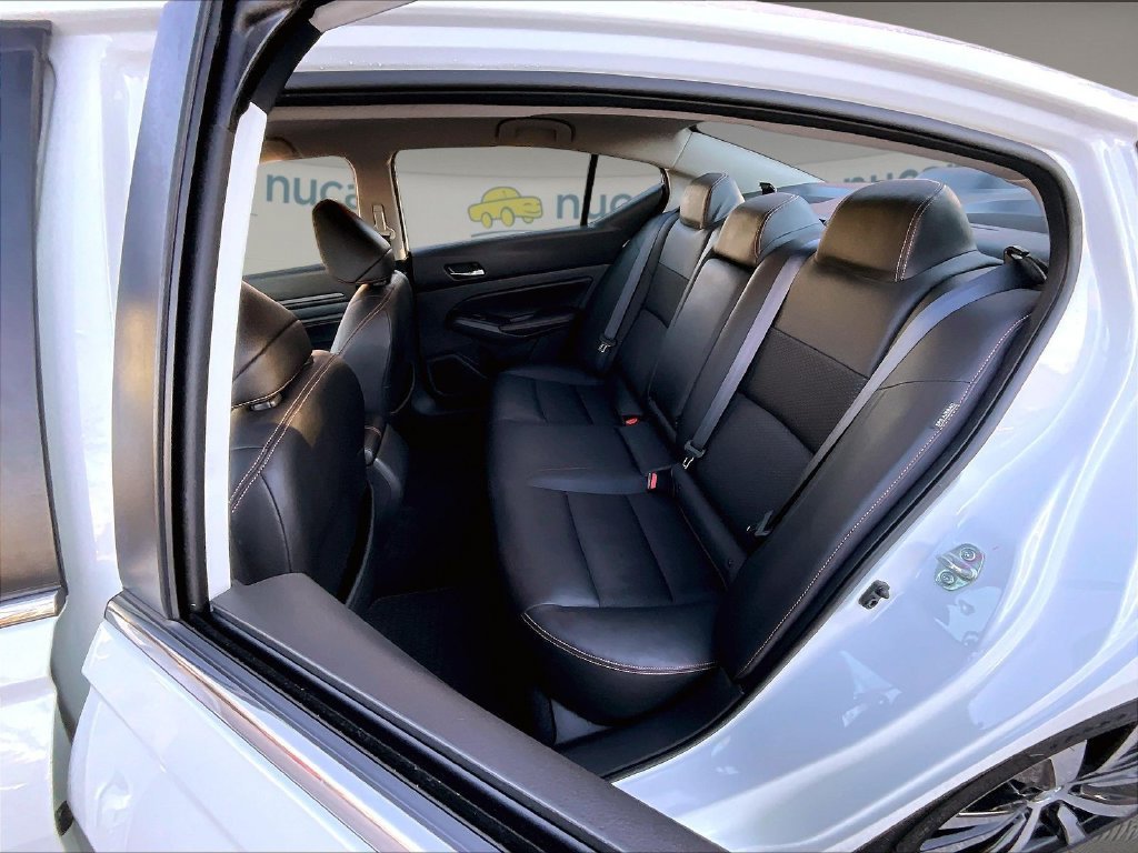 Certified Used 2021 White Nissan 2.5 SR image 15