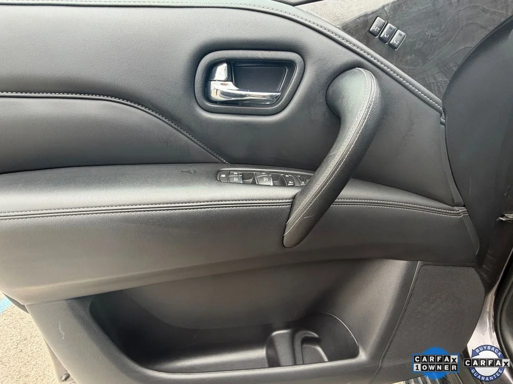 Used 2024 Gray INFINITI LUXE image 11