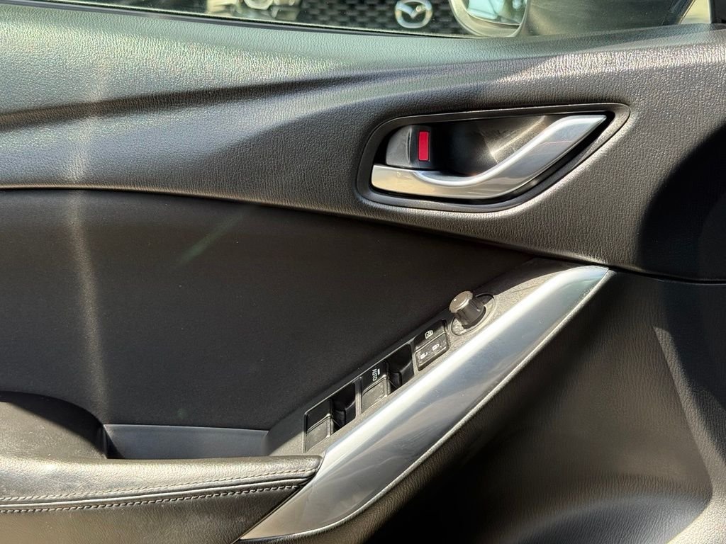 Used 2014 Gray Mazda i Sport image 19