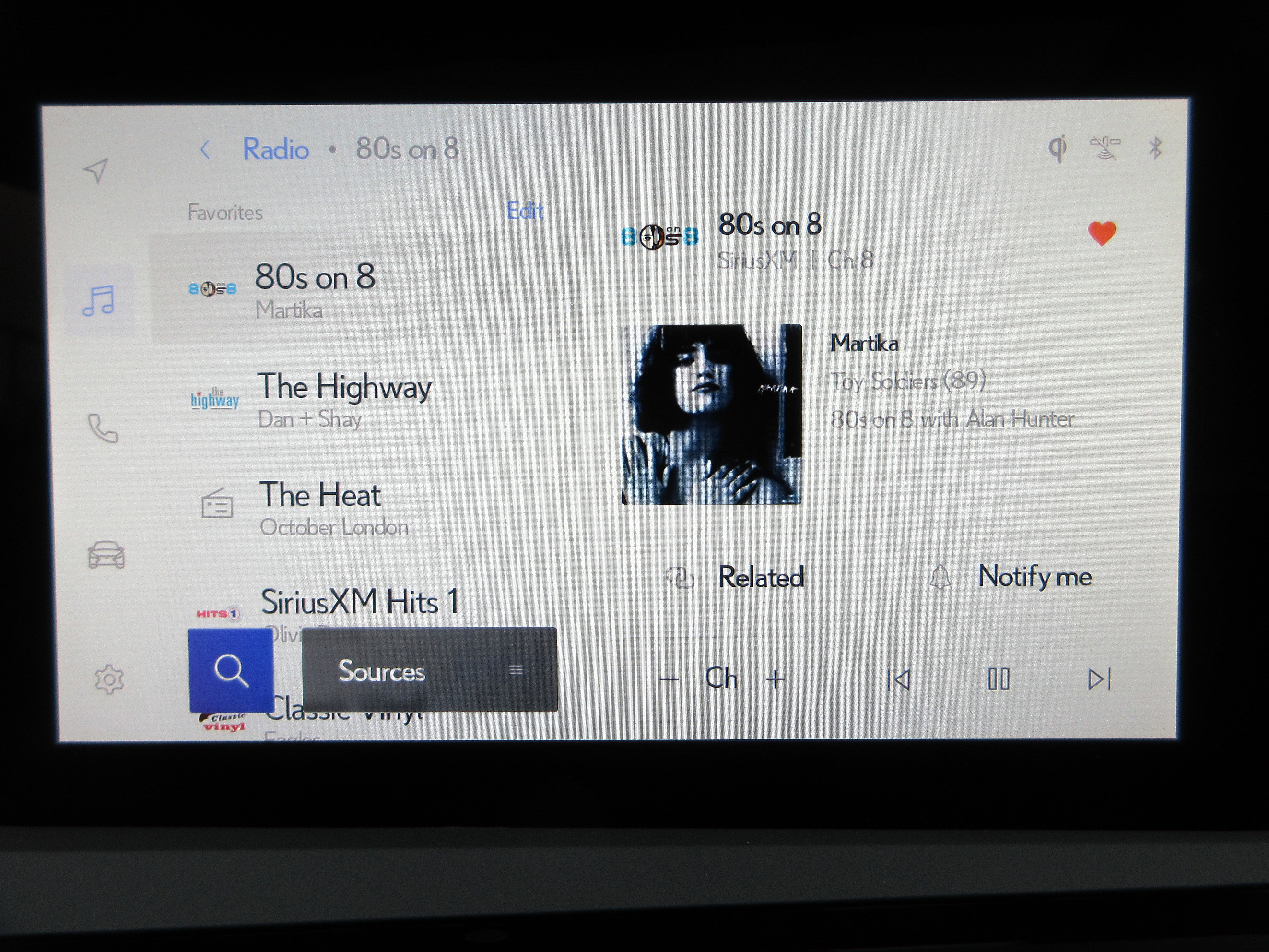 2025 Lexus ES 350 - Photo 38