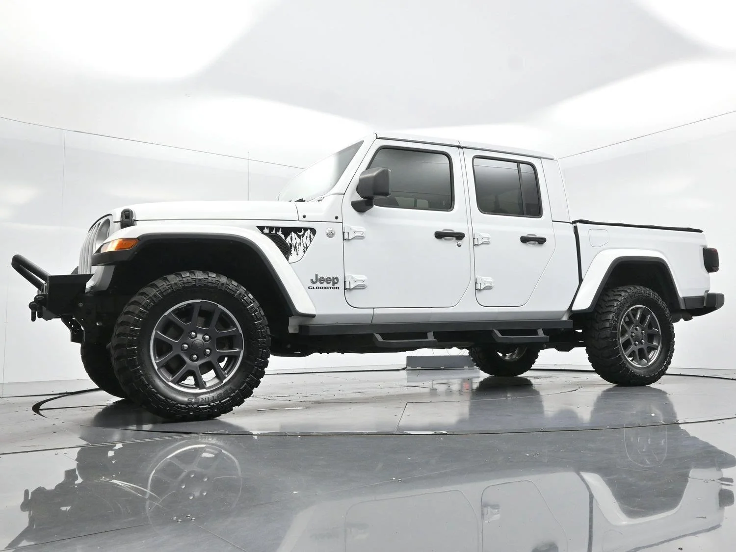 Used 2020 Bright White Clearcoat Jeep Overland image 43