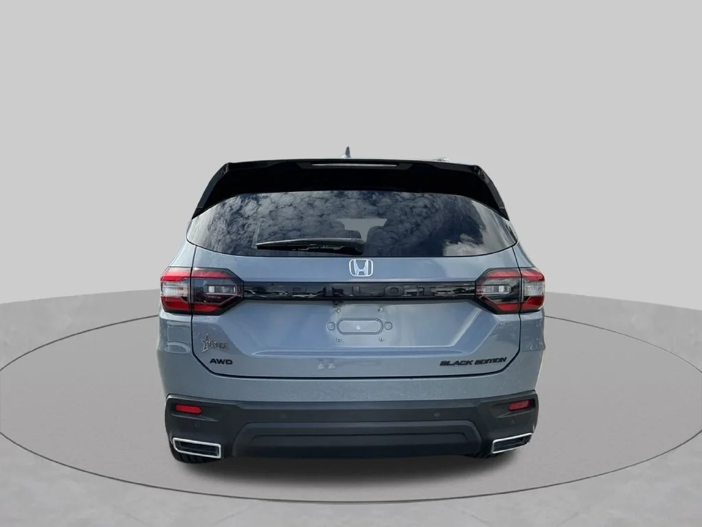 Used 2025  Honda Black Edition image 4