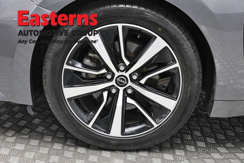 Used 2023 Gray Nissan SV image 33