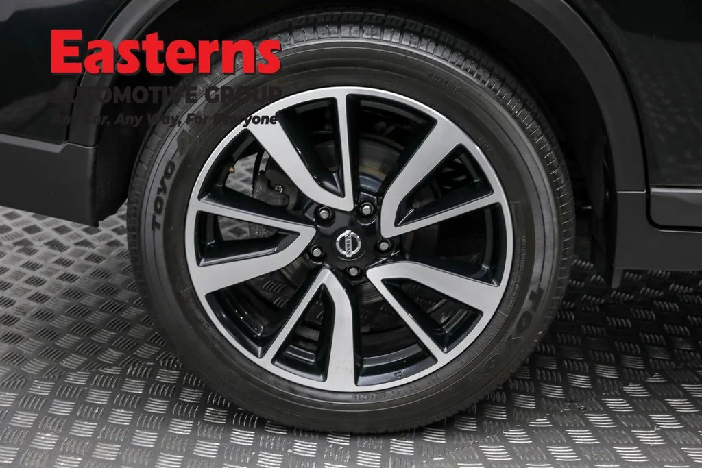 Used 2020 Black Nissan SL image 33