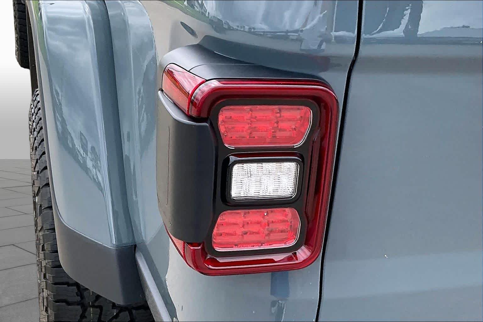 New 2026 Anvil Clearcoat Jeep Mojave image 14