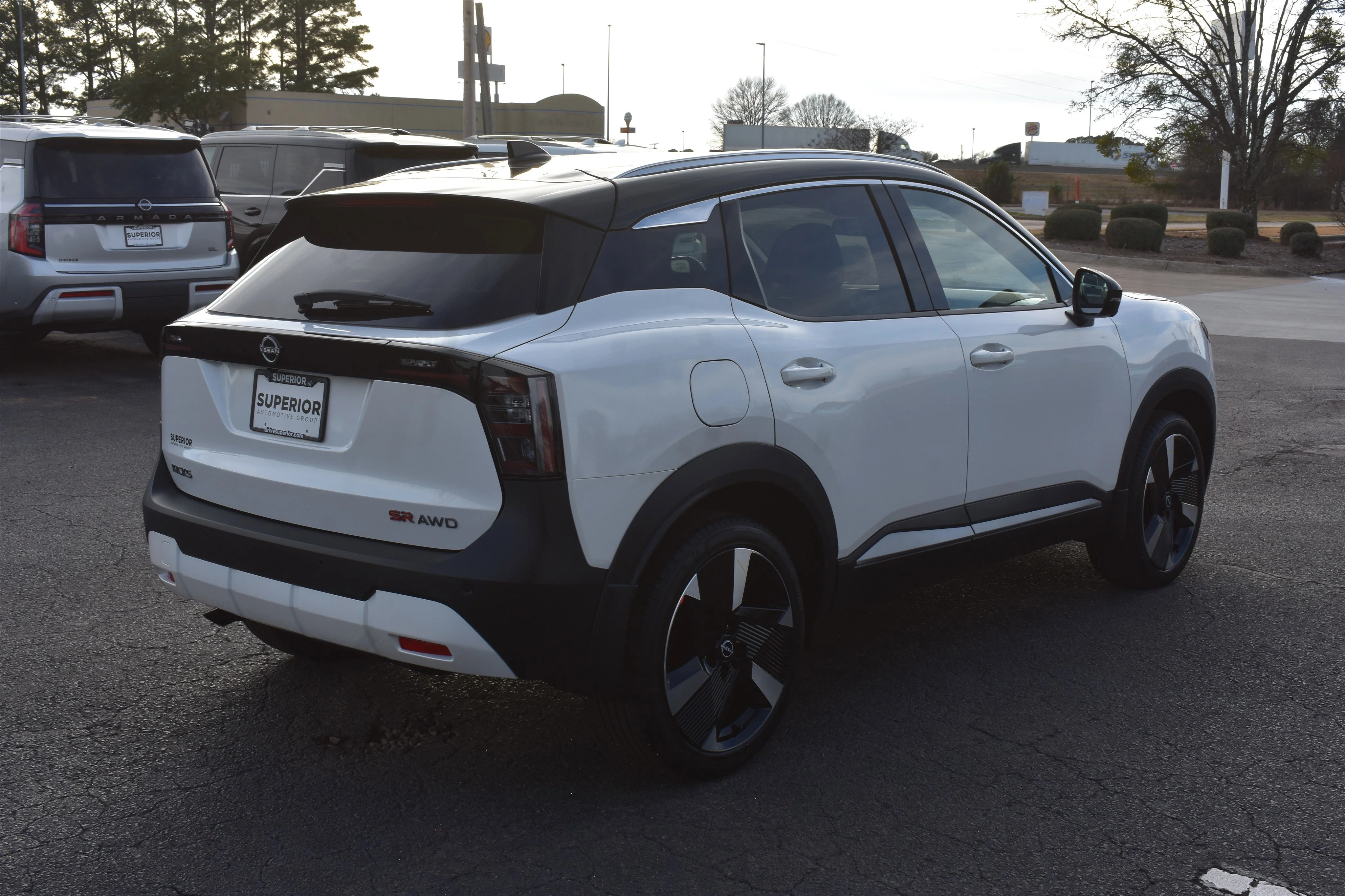 New 2026 Aspen White Tricoat/Super Black Nissan SR image 5