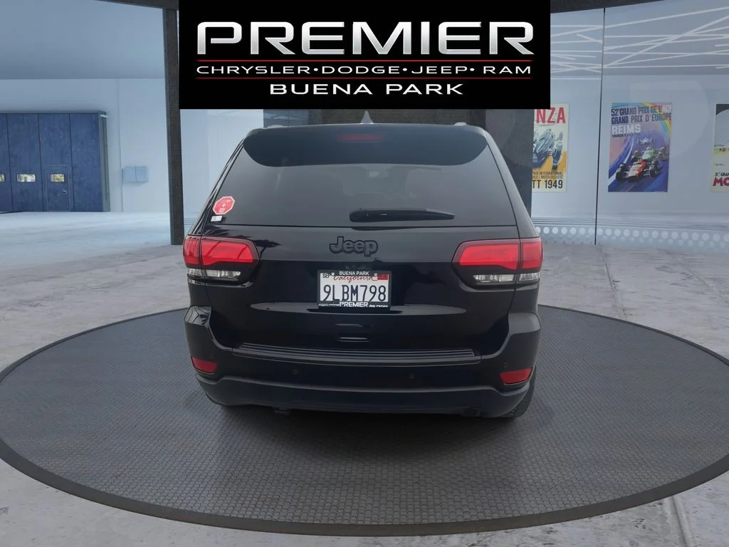 Certified Used 2019 Black Jeep Laredo image 7