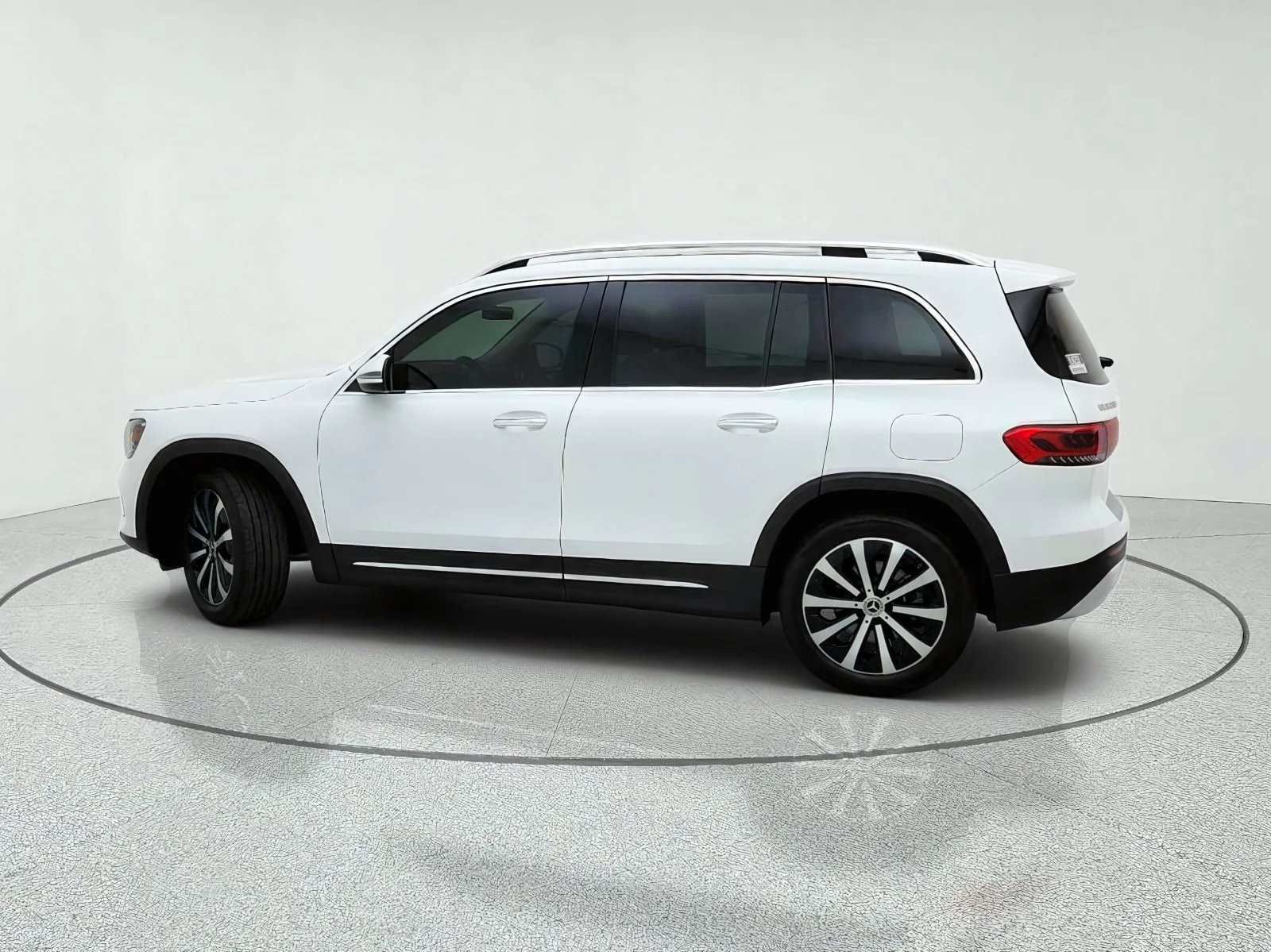 Certified Used 2023 Polar White Mercedes-Benz GLB 250 image 13